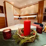 Apartment Chalet Platzhirsch Zillertal Panoramablick Sauna Ski out Rohrberg