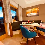 Chalet Platzhirsch Zillertal Panoramablick Sauna Ski out Rohrberg
