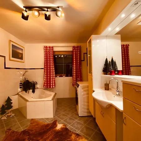 Platzhirsch Zillertal Panoramablick Sauna Out *