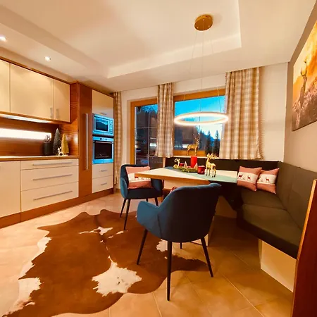 Platzhirsch Zillertal Panoramablick Sauna Out