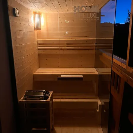 Platzhirsch Zillertal Panoramablick Sauna Out