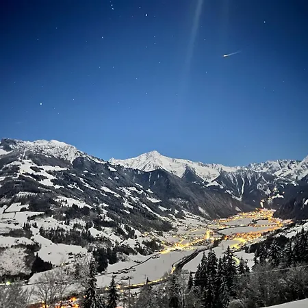 Platzhirsch Zillertal Panoramablick Sauna Out 公寓